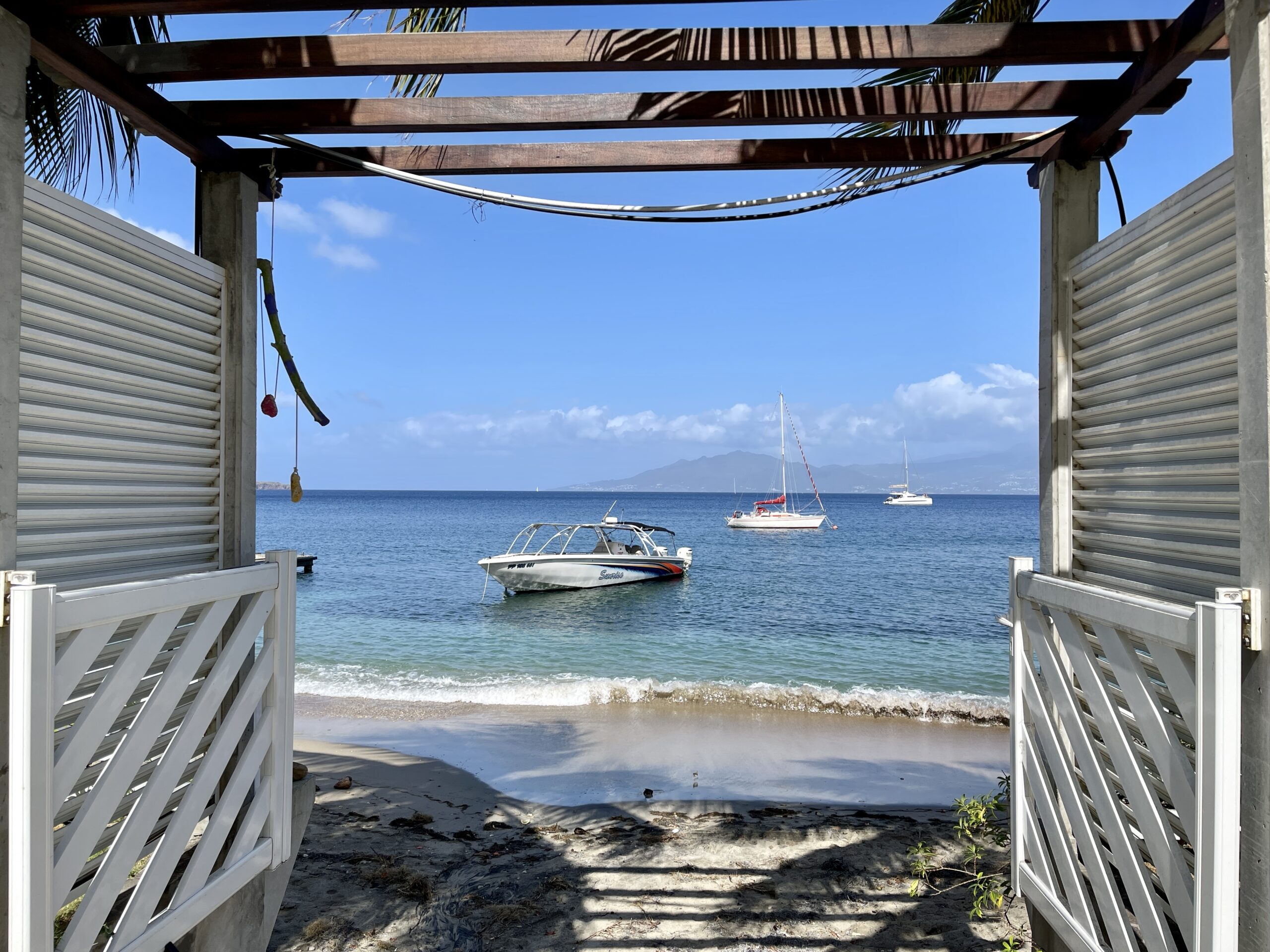 Reportage photo et visite vidéo Hôtel du Bois Joli aux îles Saintes